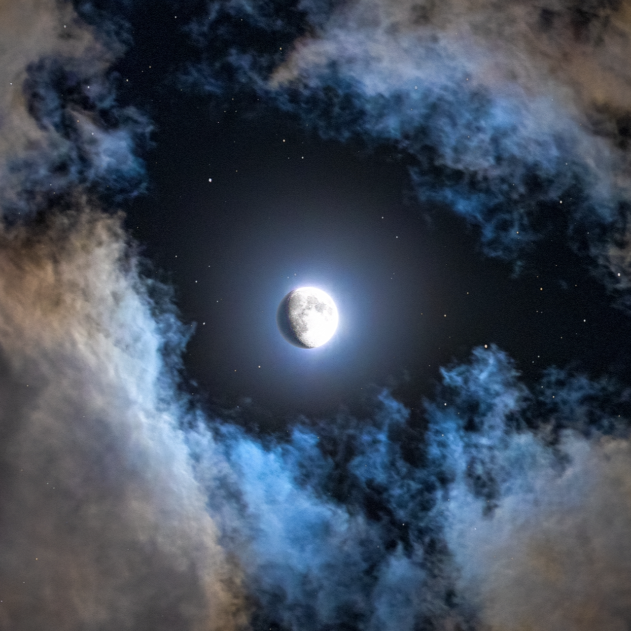 Luminescent Moon (Moon of May 1st 2023) Mobile Wallpaper